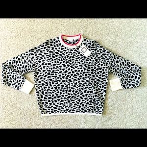 SOLD!!!!!❤️Super cute black and white animal print sweater!